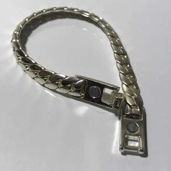 Men's Silver-Tone Cuban Link Bracelet - Picture 3 of 6